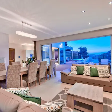 Luxuryvillasmalta - Carob Hills 5-bedroom Villa